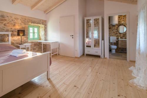 Luxury Villa With A Swimming Pool Risika, Krk - 17394
