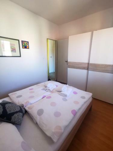 Apartments Lo?otovi Vrboska