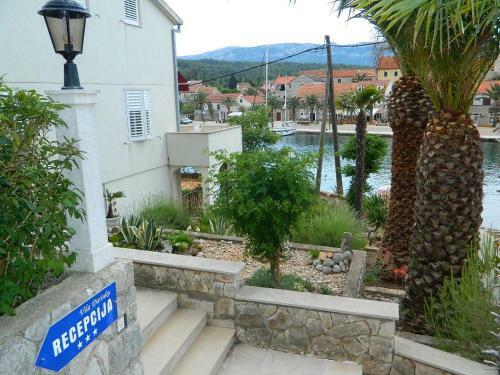 Hostal Apartment And Room Darinka