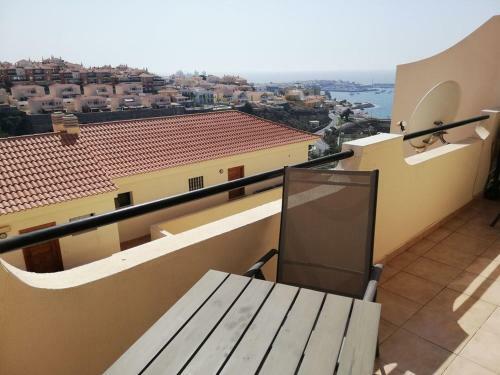 Relaxing, Bright, 1 Bed Apartment With Sea Views