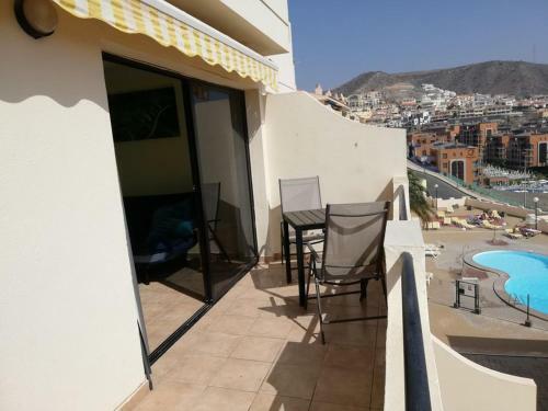 Relaxing, Bright, 1 Bed Apartment With Sea Views
