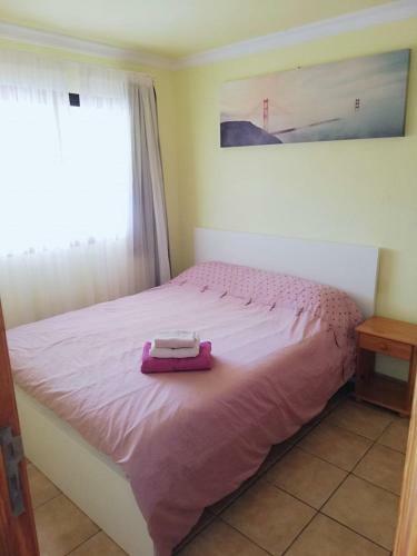 Relaxing, Bright, 1 Bed Apartment With Sea Views