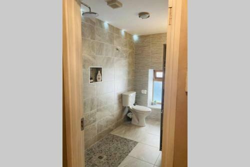 Luxurious 2-bed Town Centre Apartment