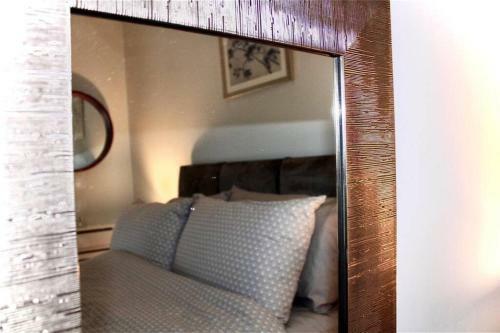 Luxurious 2-bed Town Centre Apartment