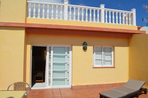 Apartamentos Miriam (charco Azul)