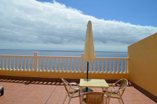 Apartamentos Miriam (charco Azul)