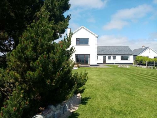 Beautiful Castle View House Tullaghanbawn