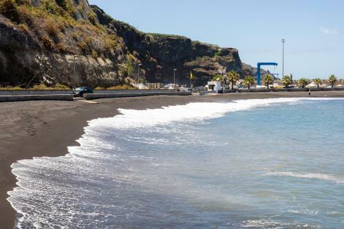 Home2book Sea Front Charco Azul Pool Apartment
