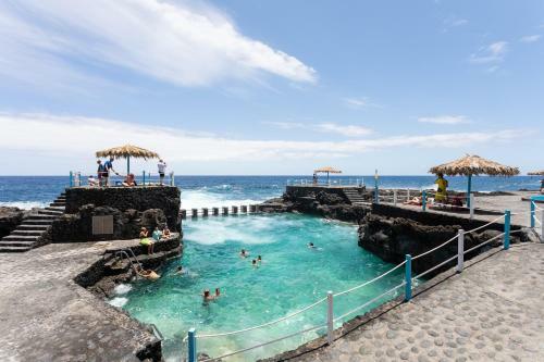 Home2book Sea Front Charco Azul Pool Apartment
