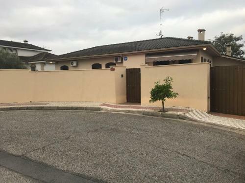 Luxurious Villa. Pr�vate Pool, Padel Court. Subway
