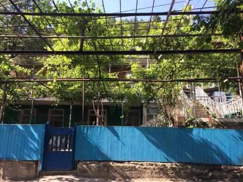 Hostal Guesthouse Malkhazi
