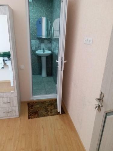 Hostal Guest House Lomidze