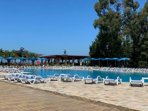 2 Bedroom Apartment In Oasis
