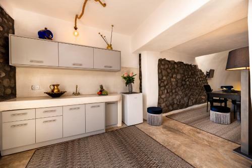 Apartamento Black Bay Caves Suites