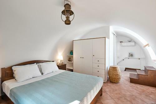 Admiral's House Santorini