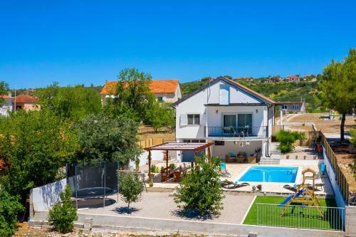 Villa R&b