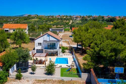 Villa R&b