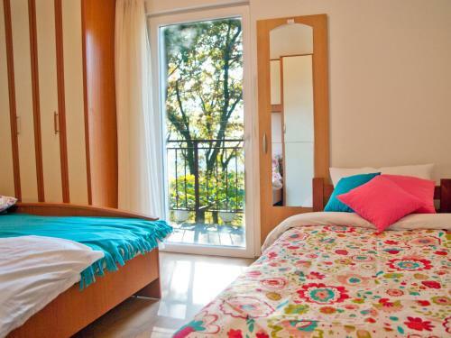 Apartments Cvitini Dvori Garjak