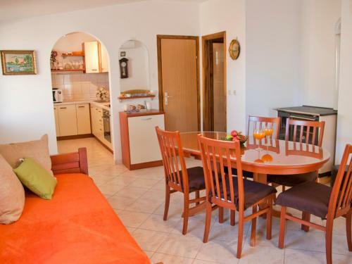 Apartments Cvitini Dvori Garjak