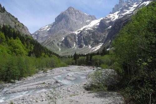 Apartamento Gem�tliche Dachwohnung Im Chalet Mit Bergblick