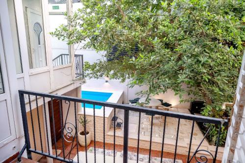 Apartamentos Heritage Residence In Center With Pool