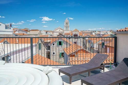 Apartamentos Heritage Residence In Center With Pool