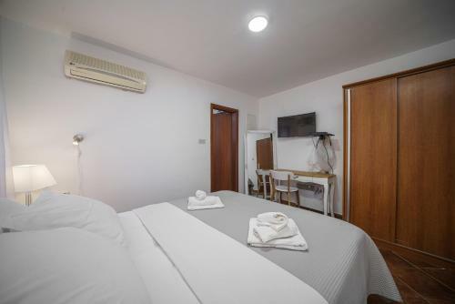 Apartamentos Heritage Residence In Center With Pool