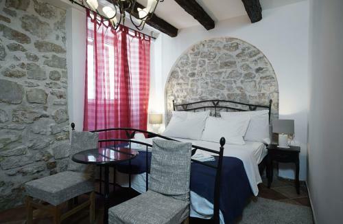 Apartamentos Heritage Residence In Center With Pool