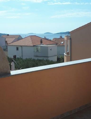 Apartmani Lovrinovi?