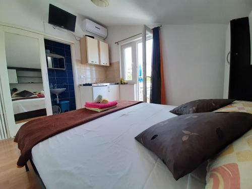 Apartments & Rooms Milena