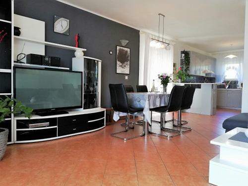 Apartments & Rooms Milena