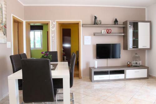 Apartments & Rooms Milena
