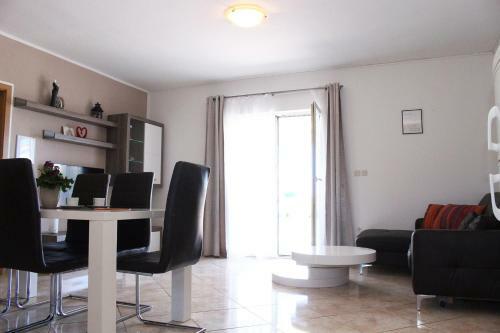 Apartments & Rooms Milena