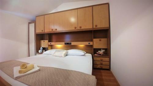 Apartments & Rooms Milena