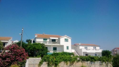 Apartments & Rooms Milena