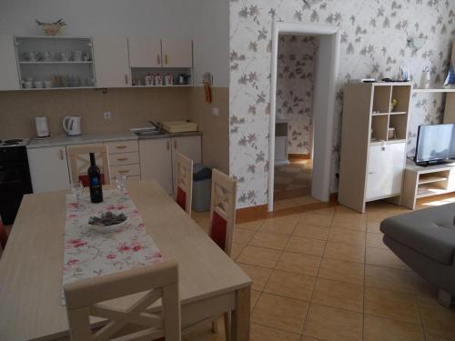 Apartments With A Parking Space Vodice - 16578