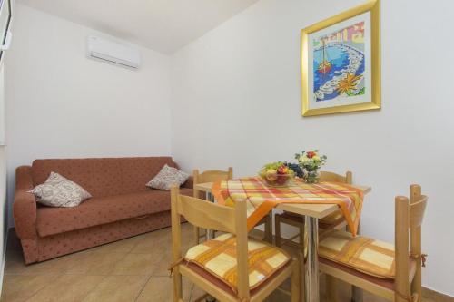 Apartments With A Parking Space Srima - Vodice, Vodice - 17660