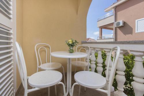 Apartments With A Parking Space Srima - Vodice, Vodice - 17660