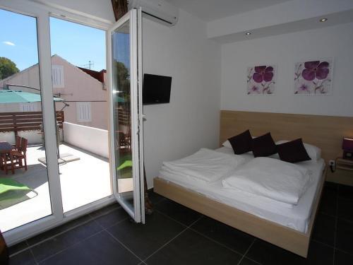 Studio Apartment In Vodice With Terrace, Air Conditioning, Wifi 4323-4