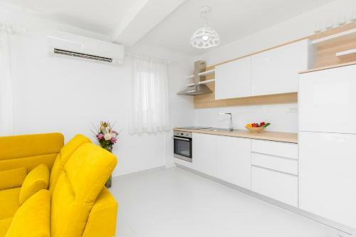 Hostal Apartment Royal II