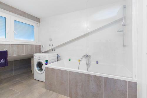 Hostal Apartment Royal II