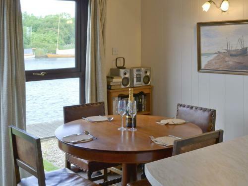 Yare View Lodge