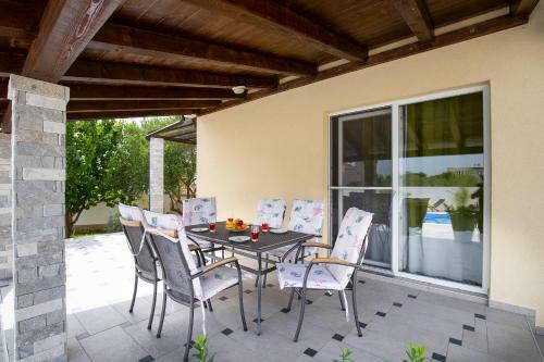 Villa House Divna
