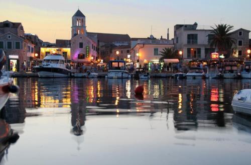 Best Location In Vodice Comfortable Apartment No1