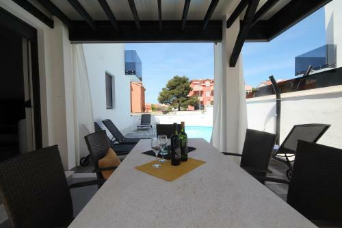Villa Essenza Vita 650 Meters From The Beach