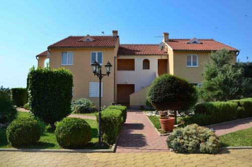 Apartamento Sea La Vie Holiday Home With Pool