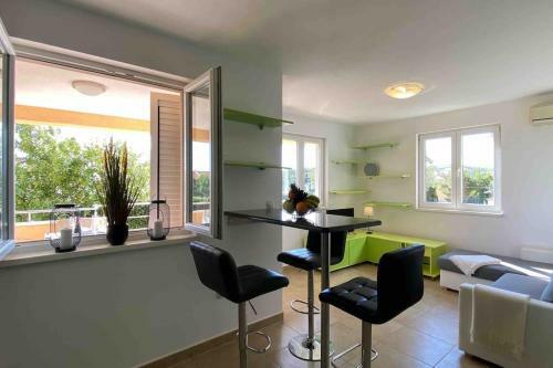 Apartamento Sea La Vie Holiday Home With Pool