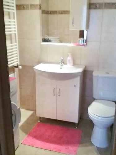 Nice & Quiet Apartment In Best Area