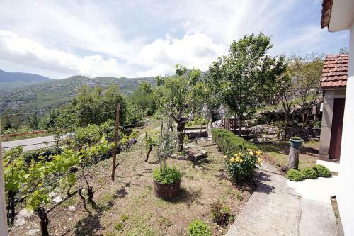 Village House In Sotonici-crmnica