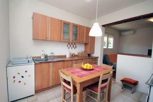 Village House In Sotonici-crmnica